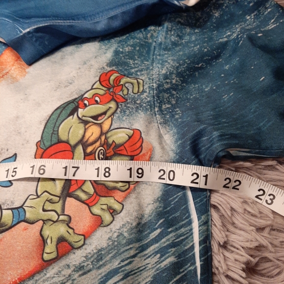 Teenage Mutant Ninja Turtle Shirt (Large) - Picture 6 of 10